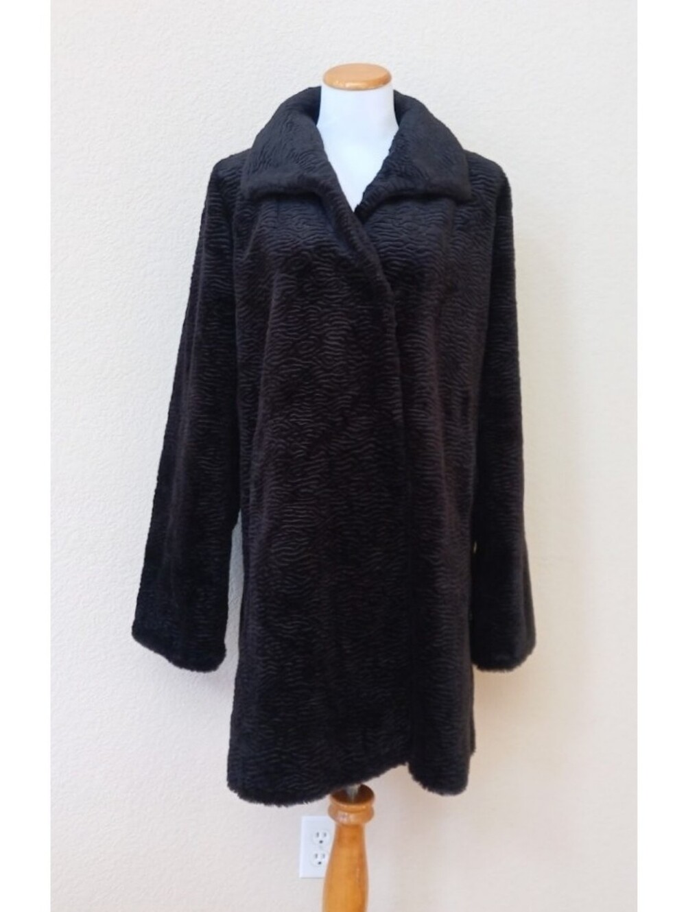 Olympia vintage luxurious black faux fur coat